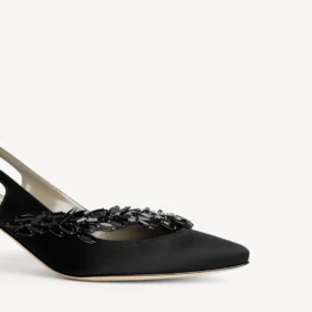 Balenciaga para mulher | Slingback Manolo Blahnik em preto