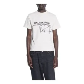 Balenciaga x RuPaul, assinatura conjunta, coleção FW21, estampado com letras, gola redonda, masculino, branco 670943TLV579057 Balenciaga x RuPaul, assinatura conjunta, coleção FW21, estampado com letras, gola redonda, masculino, branco 670943TLV579057