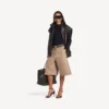 Bermudas de senhora na cor duna