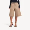 Bermudas de senhora na cor duna