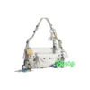 Bolsa de ombro pequena Le Cagole com efeito usado e pingentes «Branco» 7716402AA7A9000