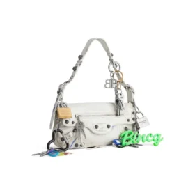 Bolsa de ombro pequena Le Cagole com efeito usado e pingentes «Branco» 7716402AA7A9000
