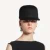 Boné feminino em preto