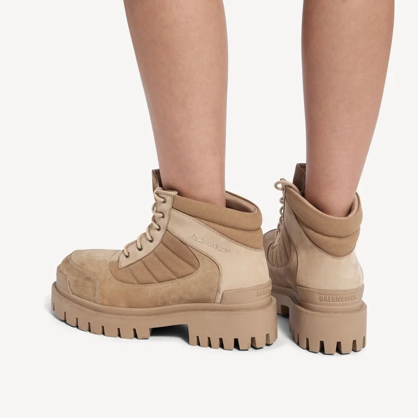 Bota baixa «Combat Strike» para mulher na cor areia Bota baixa «Combat Strike» para mulher na cor areia