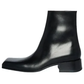 Botas de cano curto com biqueira quadrada «Couro Preto» 678108WBC301000
