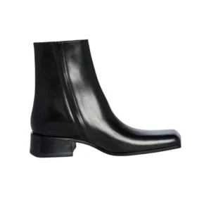 Botas de cano curto com biqueira quadrada «Couro Preto» 678108WBC301000
