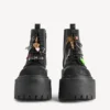 Botins de plataforma femininos «Strike» com pingentes em preto/multicolorido Botins de plataforma femininos «Strike» com pingentes em preto/multicolorido