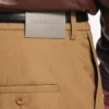Calças chino masculinas tamanho L em camelo
