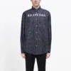Camisa com botões e logótipo às riscas no peito «Black» 583989TGM041070