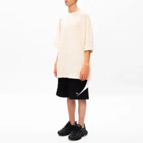 Camisa de manga curta com gola redonda e logótipo Balenciaga bordado para homem, branco cremoso 641614TJV829757 Camisa de manga curta com gola redonda e logótipo Balenciaga bordado para homem, branco cremoso 641614TJV829757