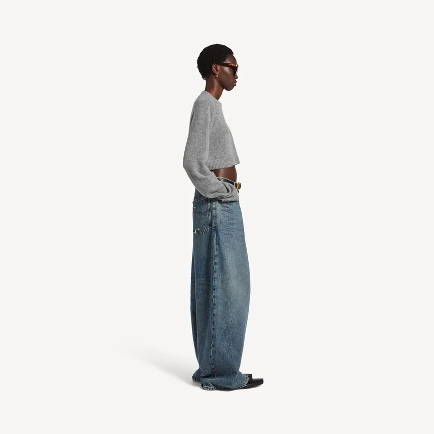 Camisola curta de gola redonda para mulher em cinzento mesclado Camisola curta de gola redonda para mulher em cinzento mesclado