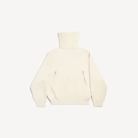 Camisola feminina de gola alta invertida em branco sujo