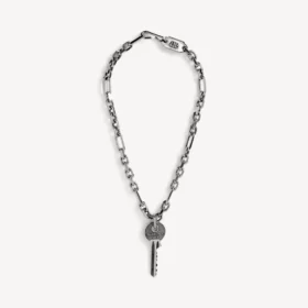 Colar fino Neverlost para homem em prata antiga