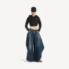 Hoodie «Techwear Cocoon» para mulher, em preto