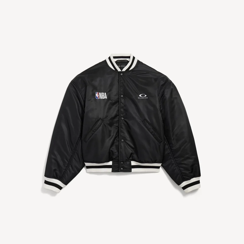 Jaqueta «Coach» de Balenciaga para homem | Colaboração com a NBA, em preto Jaqueta «Coach» de Balenciaga para homem | Colaboração com a NBA, em preto