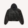 Jaqueta com capuz e remendos para homem, em preto