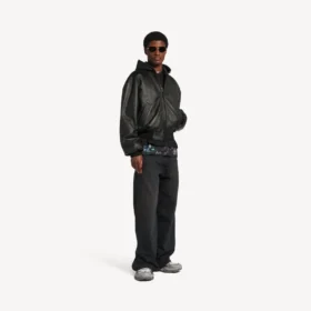 Jaqueta com capuz e remendos para homem, em preto