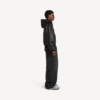 Jaqueta com capuz e remendos para homem, em preto