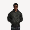 Jaqueta com capuz e remendos para homem, em preto