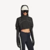 Jaqueta curta techwear para mulher em preto