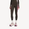 Leggings femininas de estilo «techwear» em castanho cáqui/rosa néon