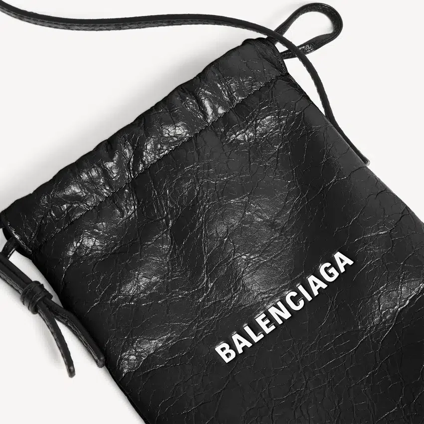Mala de compras masculina com suporte para telemóvel em preto Mala de compras masculina com suporte para telemóvel em preto