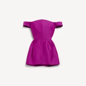 Mini-vestido feminino com ombros à mostra em roxo