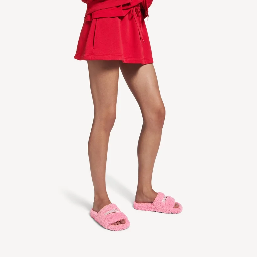 Mules aberta com pelo para mulher em rosa suave Mules aberta com pelo para mulher em rosa suave