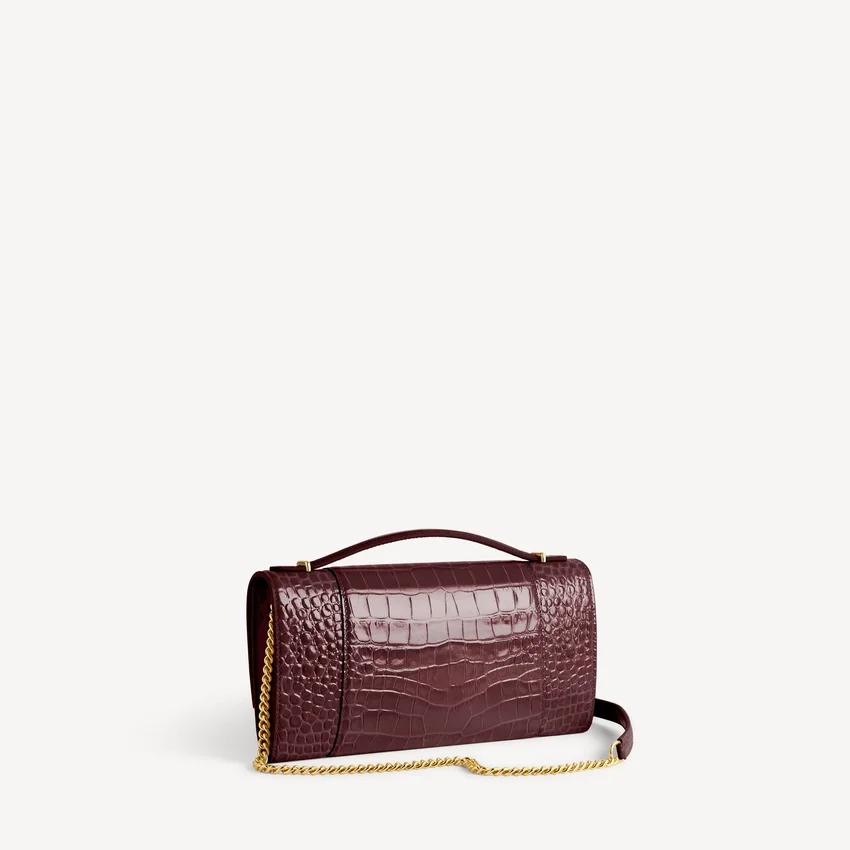 Pochette feminina em forma de Hourglass com corrente em bordô escuro Pochette feminina em forma de Hourglass com corrente em bordô escuro