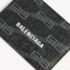 Porta-cartões exclusivo em lona revestida com BB Monogram a preto