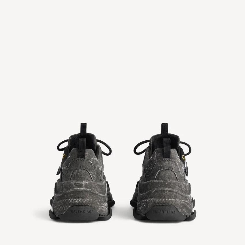 Sapatilha de lona Triple S para homem em preto Sapatilha de lona Triple S para homem em preto
