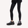Sapatilha de treino com atacadores para mulher em preto/rosa/azul/bege