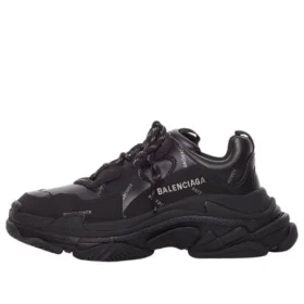 Sapatilha Triple S «Allover Logo – Preto» 536737W2FA21081