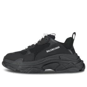 Sapatilha Triple S “Preto” 2020 534217W2CA11000