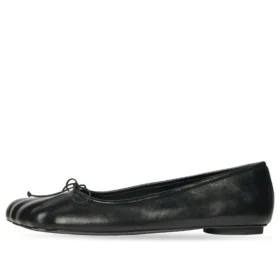 Sapatos anatómicos «Pele de carneiro macia e brilhante preta» 714260WBCW01000