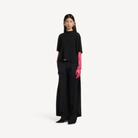 T-shirt feminina com estampa de comboio em preto