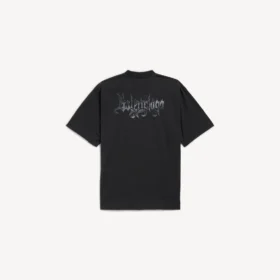 T-shirt masculina de corte médio com desenhos esboçados, em preto