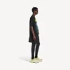 T-shirt masculina «The Address» de corte médio em preto desbotado