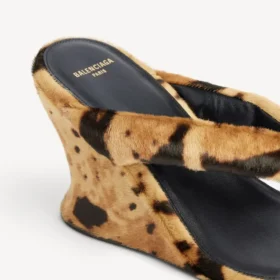 Tanga com cunha Gaeta para mulher em padrão leopardo