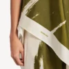 Top feminino tipo cachecóis com efeito «brush scratch» em cáqui