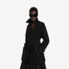 Trench curto feminino estilo casulo em preto