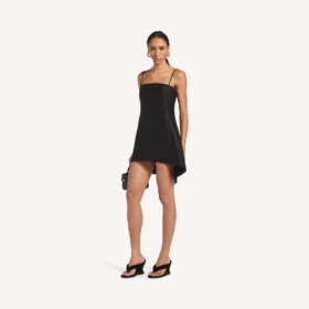 Vestido babydoll com alças para mulher, em preto